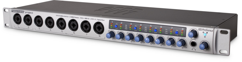 03. La scheda audio PreSonus Firestudio Project viene utilizzata dal vivo come mixer per la gestione dei vari segnali