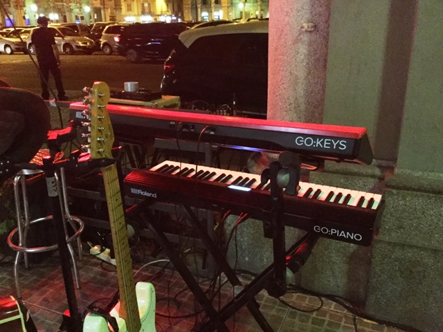 Le due tastiere della serie GO: sul palco durante la prova svolta con la band 