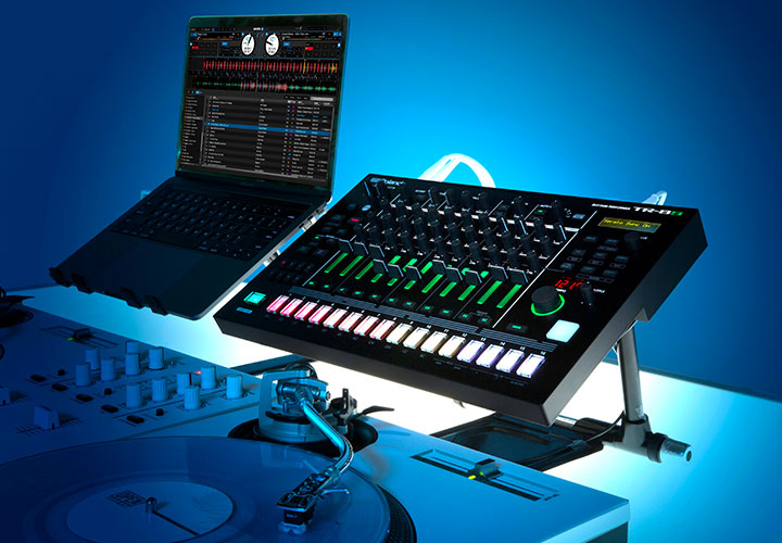 Roland Serato DJ Pro update live perform drum machine software strumenti musicali