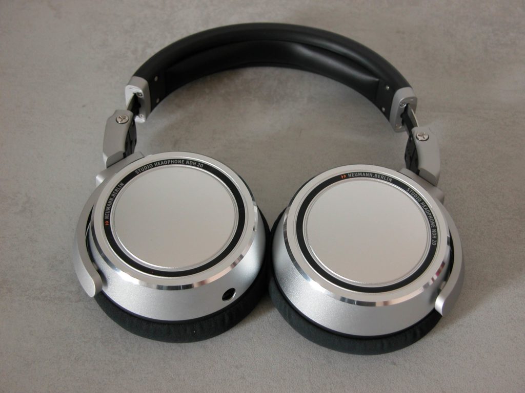 Neumann NDH 20 cuffie headphone studio pro exhibo test audiofader