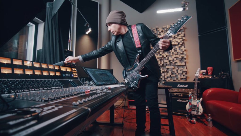 Ik Multimedi Joe Satriani chitarra guitar software mogar strumenti musicali