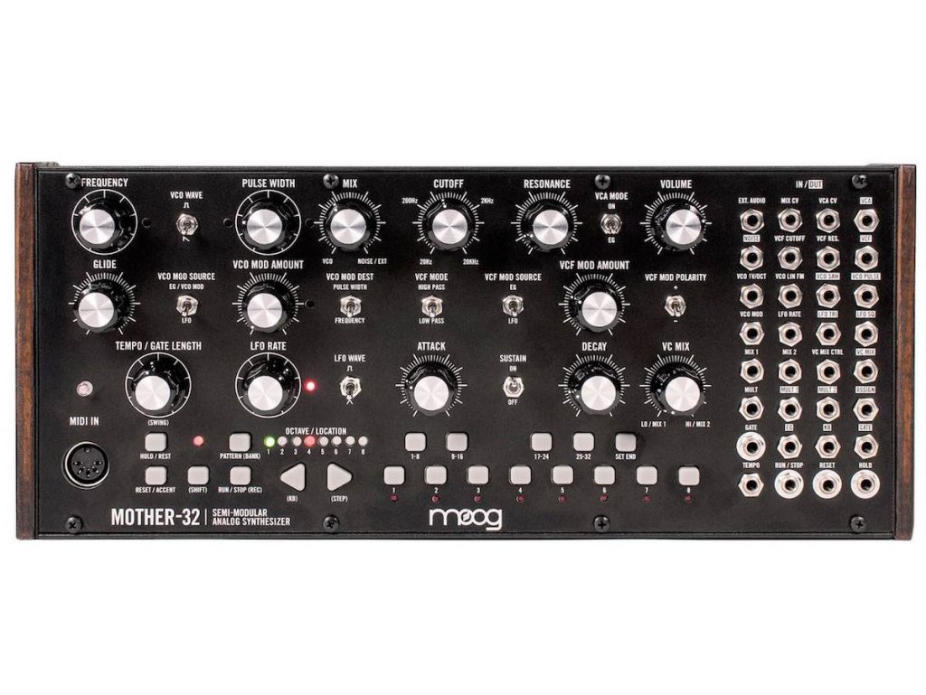 Moog Mother-32 Funky Junk Modular synth eurorack moduli music producer strumenti musicali