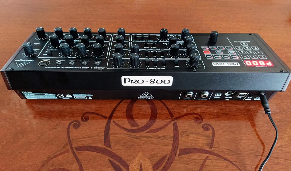 Behringer Pro-800 sequential circuits prophet-600 sintetizzatore synth hardware digital strumenti musicali modular