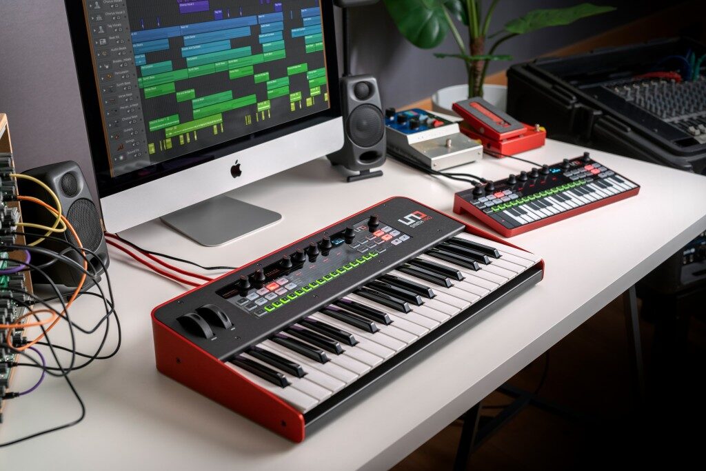 Ik Multimedia UNO Synth Pro Desktop sintetizzatore hardware digital strumenti musicali mogar prezzo