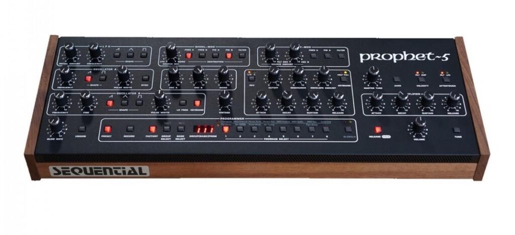 Sequential Prophet-5 Desktop sintetizzatore analog strumenti musicali synth novità news
