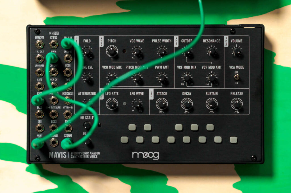 moog mavis semi-modular synth sintetizzatore modulare hardware digital midiware strumentimusicali
