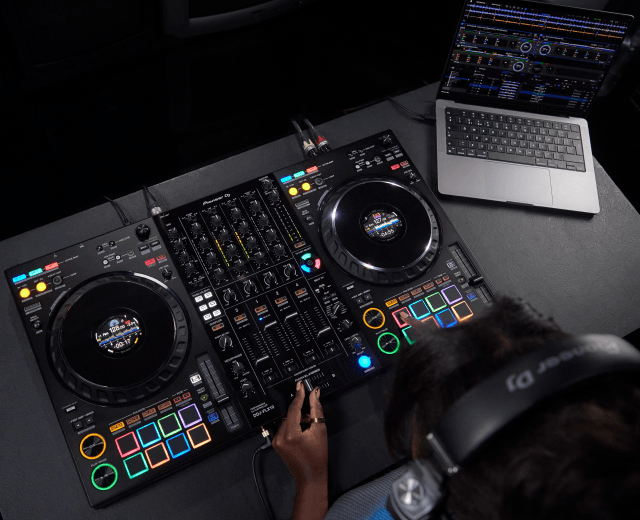 Pioneer DDJ-FLX10 controller dj track separation lighting rekordbox Serato dj pro On Jog Display Mix Point Link Magvel Fader Frenexport news audiofader