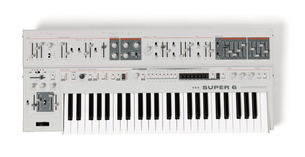 UDO Super Gemini Super 6 Super 6 Desktop special edition new firmware news newgroove smstrumentimusicali.it