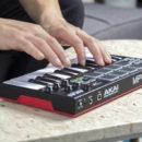 AKAI MPK Miniplay controller keyboard tastiera midi