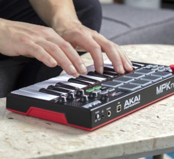 AKAI MPK Miniplay controller keyboard tastiera midi