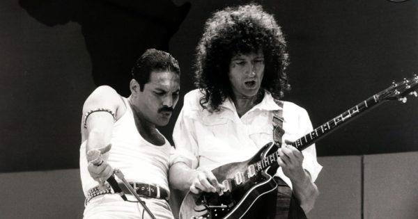 Brian May Freddie Mercury strumenti musicali queen virtual guitar tutorial chitarra elettrica