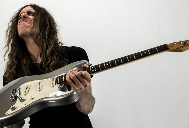 Nick Johnston chitarra clinic gold music schecter eventi strumenti musicali