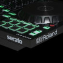 Roland DJ-202 hardware controller dj console test strumenti musicali