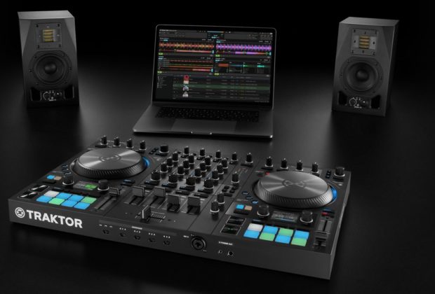 Native Instruments Traktor Kontrol S4 mk3 controller console dj test midi music strumenti musicali