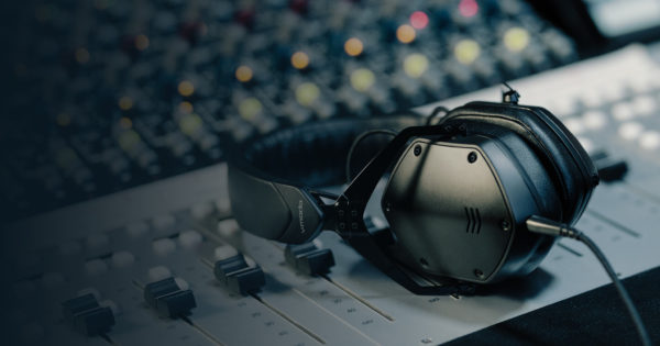 V-Moda M200 studio cuffia headphones roland audiofader