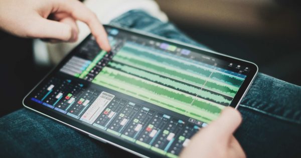 Steinberg Cubasis 3 daw software virtual mobile ipad iphone strumenti musicali