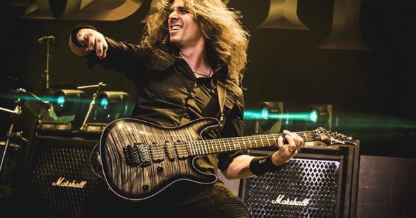 Kiko Loureiro reverb strumenti musicali