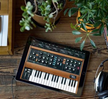 Moog minimoog app synth virtual free gratis soft app ipad iphone strumenti musicali