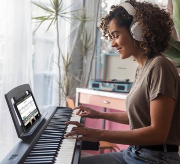 Roland Skoove piano lesson lezione virtual corsi app software strumenti musicali