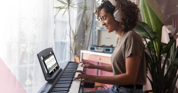 Roland Skoove piano lesson lezione virtual corsi app software strumenti musicali