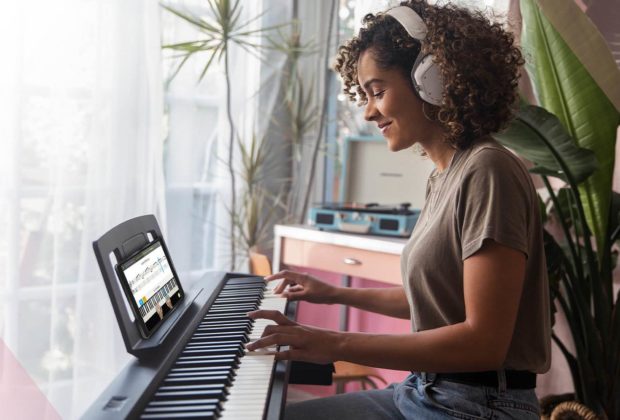 Roland Skoove piano lesson lezione virtual corsi app software strumenti musicali