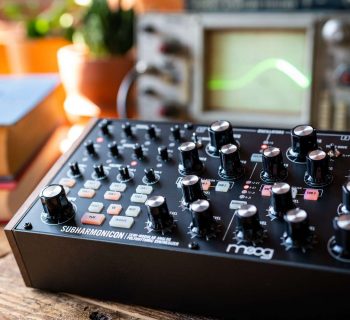 Moog Subharmonicon synth hardware sintetizzatore analog semi modulare midiware strumenti musicali