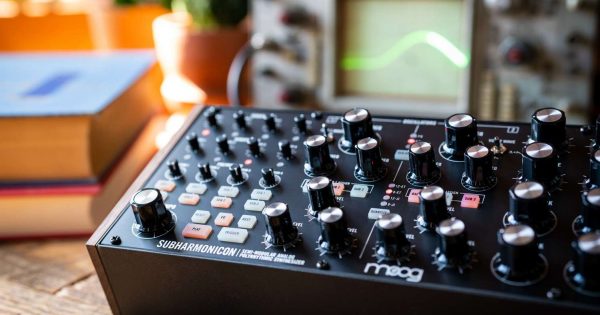 Moog Subharmonicon synth hardware sintetizzatore analog semi modulare midiware strumenti musicali