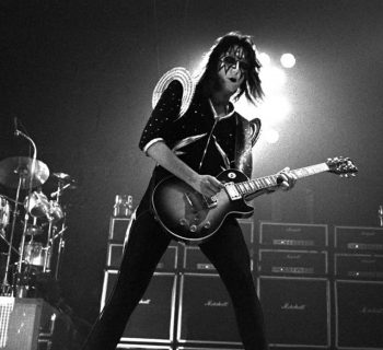 ace-frehley-space-invaders strumenti musicali