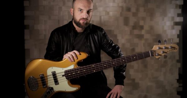 andrea torresani vasco rossi tiziano ferro elisa ermal meta franco battiato studio live music bass smandfriends strumenti musicali luca rossi