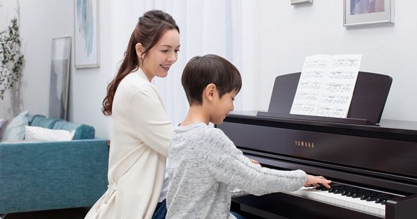 Yamaha Clavinova CLP700 stage digitale keyboard home piano mezza coda muro strumenti musicali