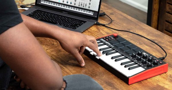 Akai MPK Mini MK3 algam eko music producer keyboard midi portatile usb strumenti musicali