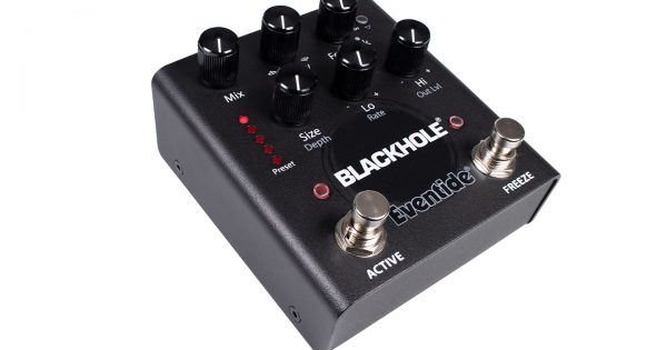Eventide Blackhole Pedal riverbero fx hardware stompbox pedaliera guitar chitarra mogar strumenti musicali prezzo
