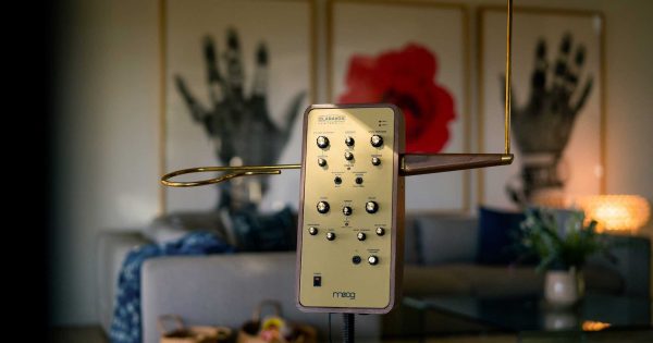 Moog Claravox theremin synth midiware prezzo edizione limitata