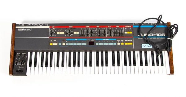 Roland Juno-106 Derrick Carter synth hardware digital strumenti musicali vintage