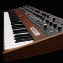 Sequential Prophet-5 hardware sintetizzatore synth music producer dave smith strumenti musicali