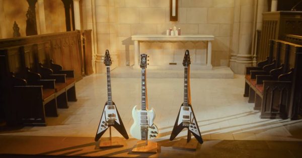 Gibson Jimi Hendrix 1967 SG Custom Aged Polaris White 1969 Flying V Aged Ebony chitarra guitar artist collection strumenti musicali