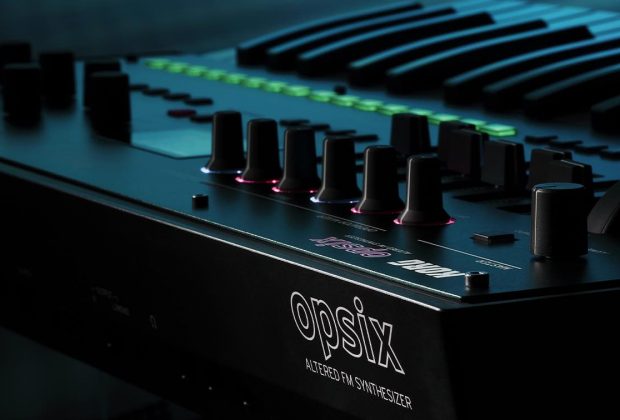 Korg opsix altered FM synth sintetizzatore hardware algam eko strumenti musicali