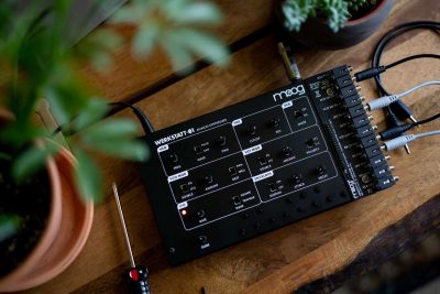 Moog Werkstatt-01 & CV Expander sintetizzatore synth hardware music producer midiware modular strumenti musicali
