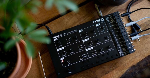 Moog Werkstatt-01 & CV Expander sintetizzatore synth hardware music producer midiware modular strumenti musicali
