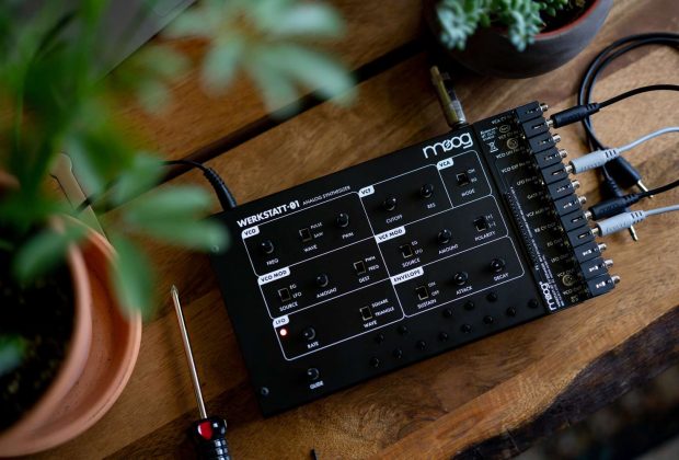 Moog Werkstatt-01 & CV Expander sintetizzatore synth hardware music producer midiware modular strumenti musicali