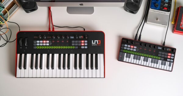 Ik Multimedia UNO Synth Pro Desktop sintetizzatore hardware digital strumenti musicali mogar