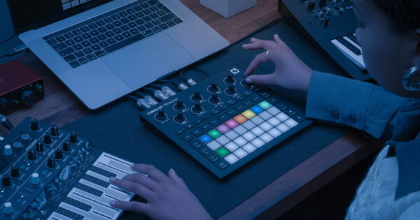 Novation Circuit Tracks controller hardware midi midiware music producer strumenti musicali