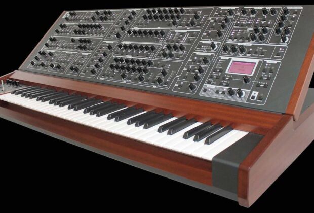Schmidt Eightvoice Polyphoniv Synthesizer synth hardware sintetizzatore strumenti musicali