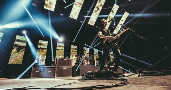 sE Electronics V7 Myles Kennedy microfono live hardware slash alter bridge midiware