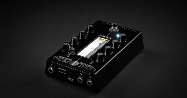 Gamechanger Audio Light Pedal chitarra fx pedale stompbox guitar backline strumenti musicali