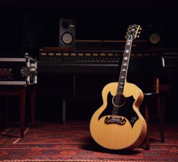 Gibson SJ-200 Tom Petty chitarra acustica custom artist strumenti musicali