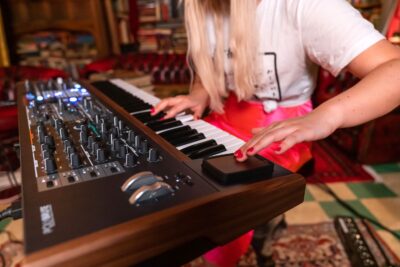 Arturia PolyBrute analog synth sintetizzatore hardware polifonico polyphony music producer strumenti musicali midiware