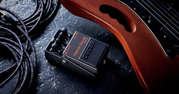 BOSS MT-2 metal zone pedale chitarra fx guitar strumentimusicali
