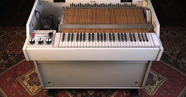 Ik Multimedia Sampletron 2 virtual instrument mellotron keyboard tastiera strumentimusicali