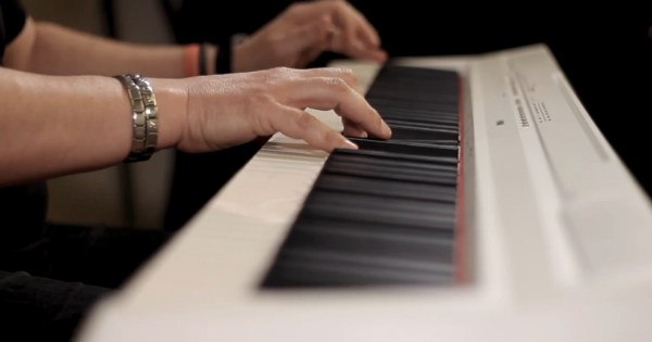 video al pianoforte